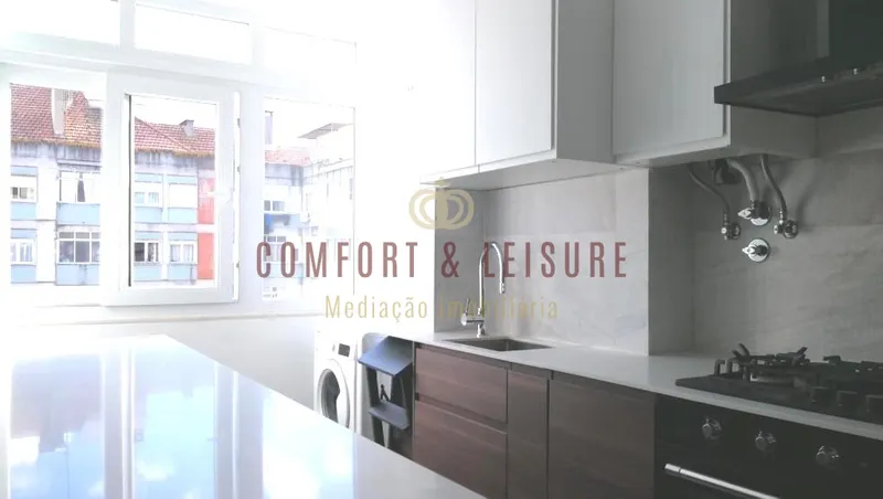 Fully renovated 2 bedroom apartment ready to move in