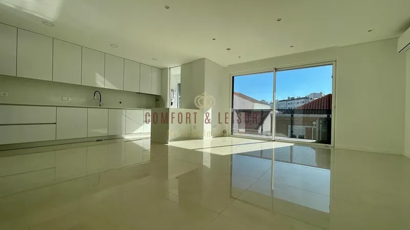 Apartamento T2 NUEVO DE LUJO en el centro de Torres Vedras