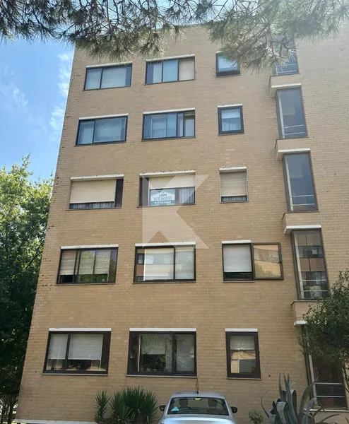 Apartamento T4 com garagem junto ao Rio Douro