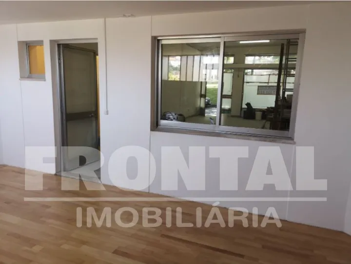 Loja Totalmente Remodelada - Excelente Localização | Campanhã, Porto