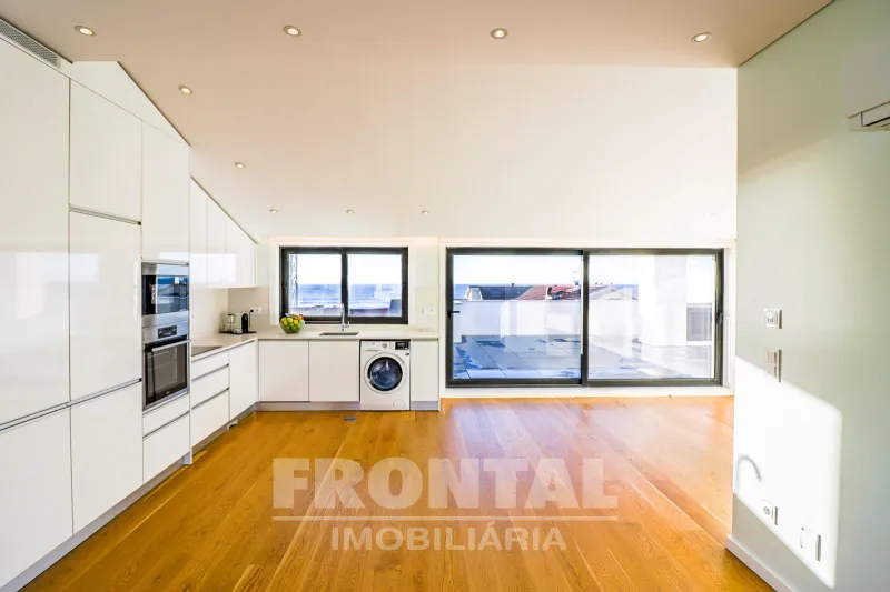 Penthouse com Dois Terraços e Vista Mar | Centro De Espinho, Espinho