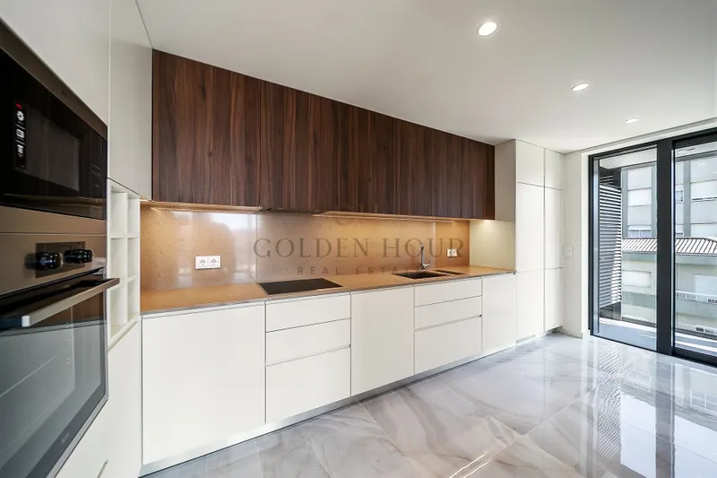 3-Bedroom Avenida da República, Gaia | City Center