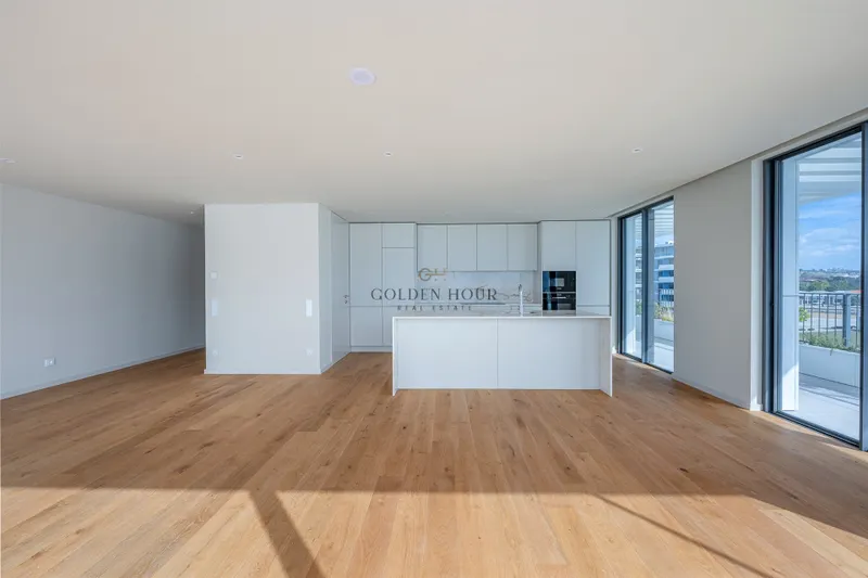 Penthouse T4 de Luxo em Canidelo com Vista Definitiva sobre o Mar I Golden Hour
