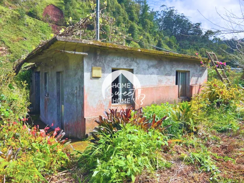 Casa + 2 pajares con una superficie total de 3070m2