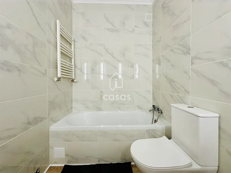 T2 Renovado com Terraço de 100m² em Pedrouços – Maia