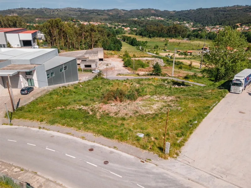 LOTE INDUSTRIAL COM PROJETO APROVADO !