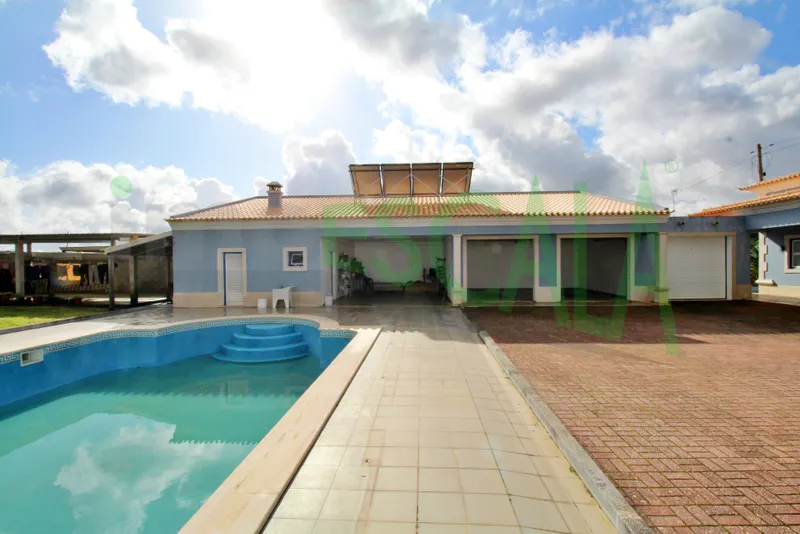 Moradia T4 de Luxo c/ Piscina no concelho de Almeirim