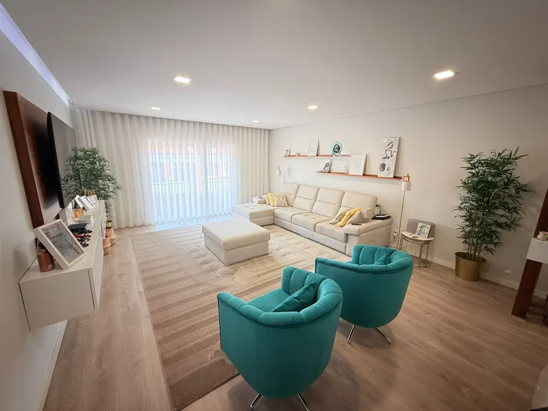 T4+1 Duplex mit Doppelgarage