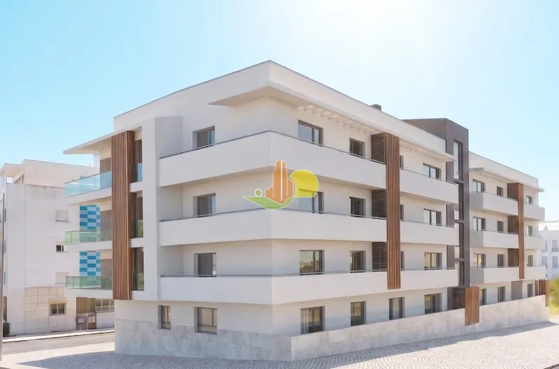 2-bedroom flat with garage