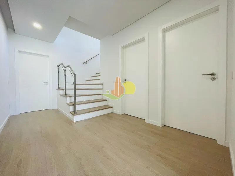 Semi-detached house T4