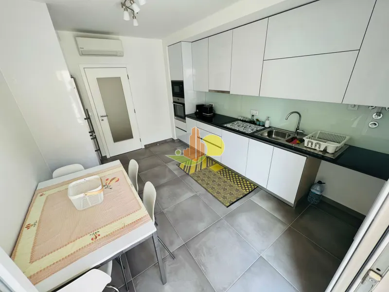 T2 c/ Garagem - Condomínio c/ Piscina