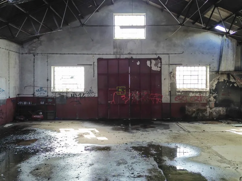 WAREHOUSE 1485 m² – CENTRAL AREA OF CASTELO BRANCO