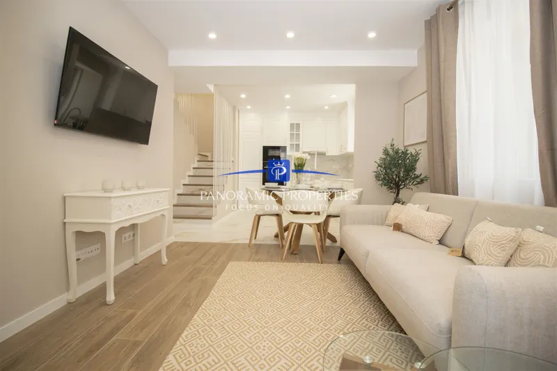 Beautifully appointed 3-bedroom recently fully renovated and refurbished