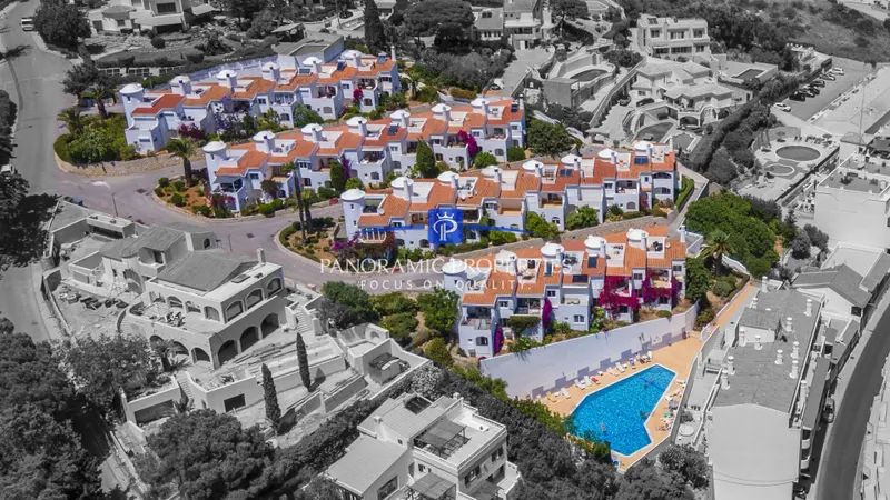 Exceptional two bedroom townhouse with amazing sea views.