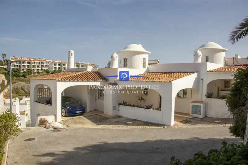 Exceptional two bedroom townhouse with amazing sea views.
