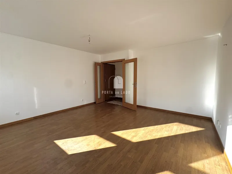 Modern 3-Bedroom Triplex in Gulpilhares – Vila Nova de Gaia
