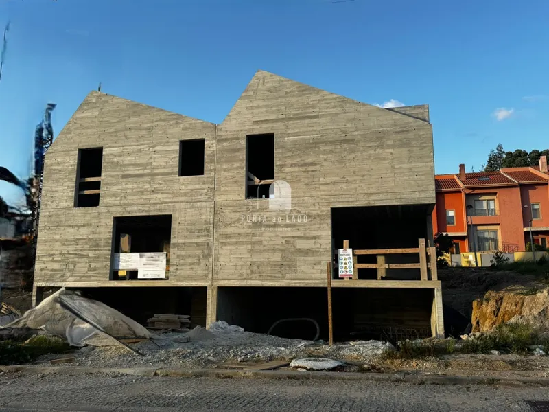 Moradia T3 em Santa Maria da Feira - Com piscina | Em construção