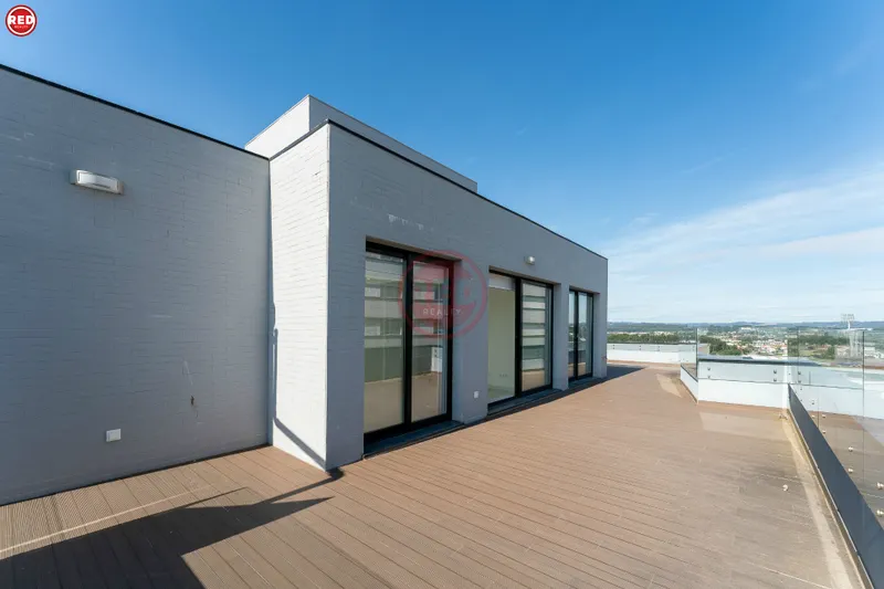 T2 Penthouse Rooftop c/ 2 lugares de garagem na Maia