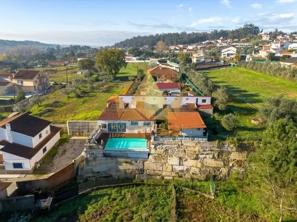 Magnificent 8-Bedroom House for Sale in Milagres, Leiria