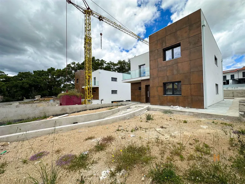 Moradia T4+2 com Piscina