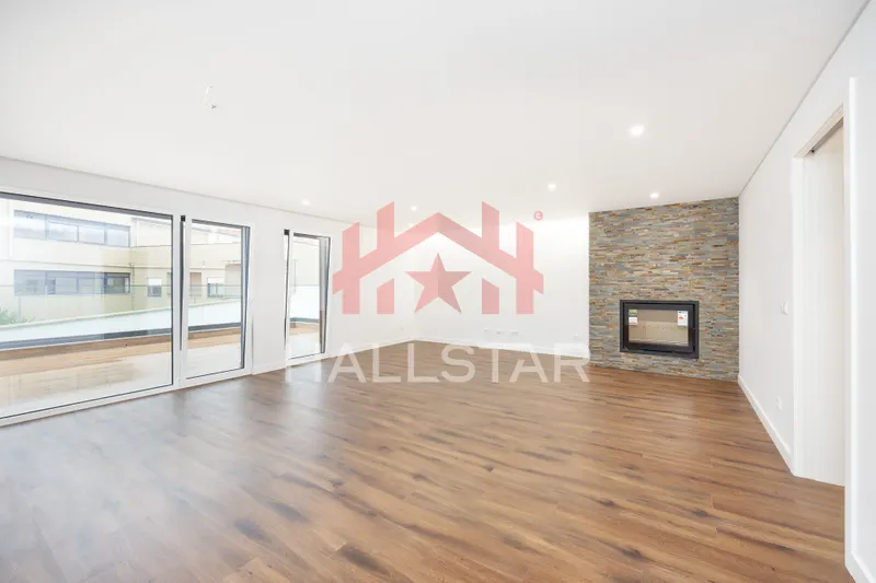 Moradia T3 Nova / Garagem / Centro da Cidade de Leiria