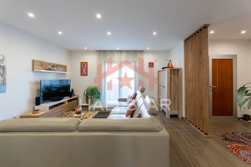 Maison dans village 4 Chambre(s)