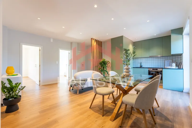 Apartamento T2 / Totalmente Renovado / Vista Castelo de Leiria