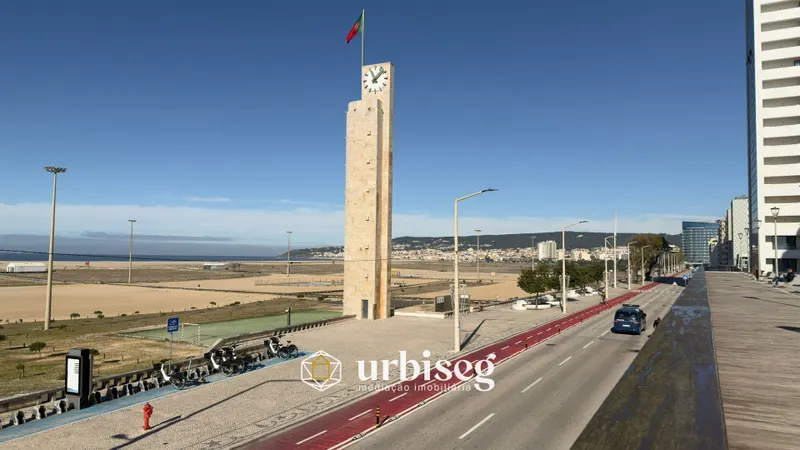 VIVEZ AVEC VUE, SENTEZ LA PLAGE – APPARTEMENT 1 CHAMBRE EN DUPLEX DANS LE QUARTIER LE PLUS PRESTIGIE