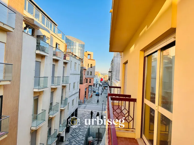 VIVEZ AVEC VUE, SENTEZ LA PLAGE – APPARTEMENT 1 CHAMBRE EN DUPLEX DANS LE QUARTIER LE PLUS PRESTIGIE