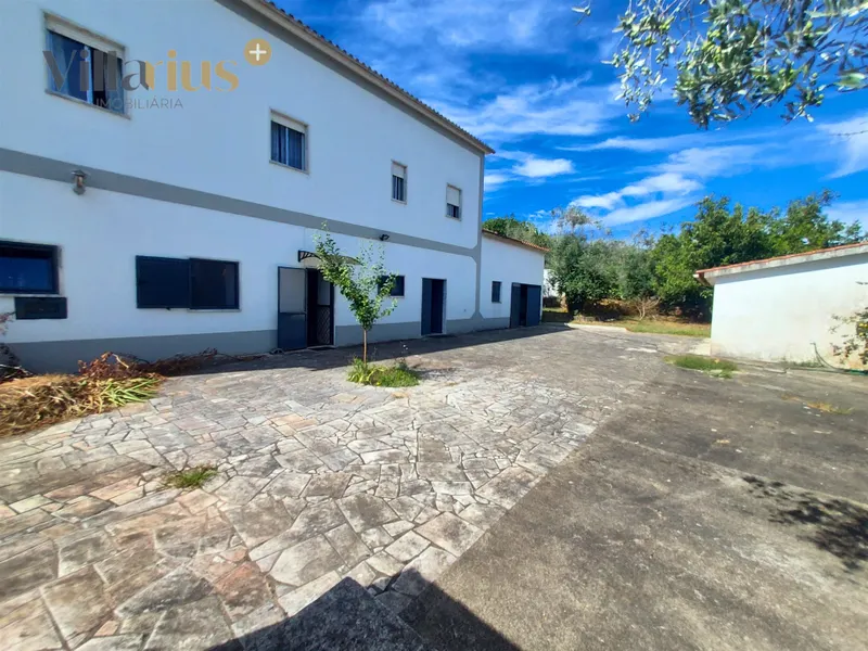 Moradia T3+1 à Venda em Tomar – Espaço e Natureza