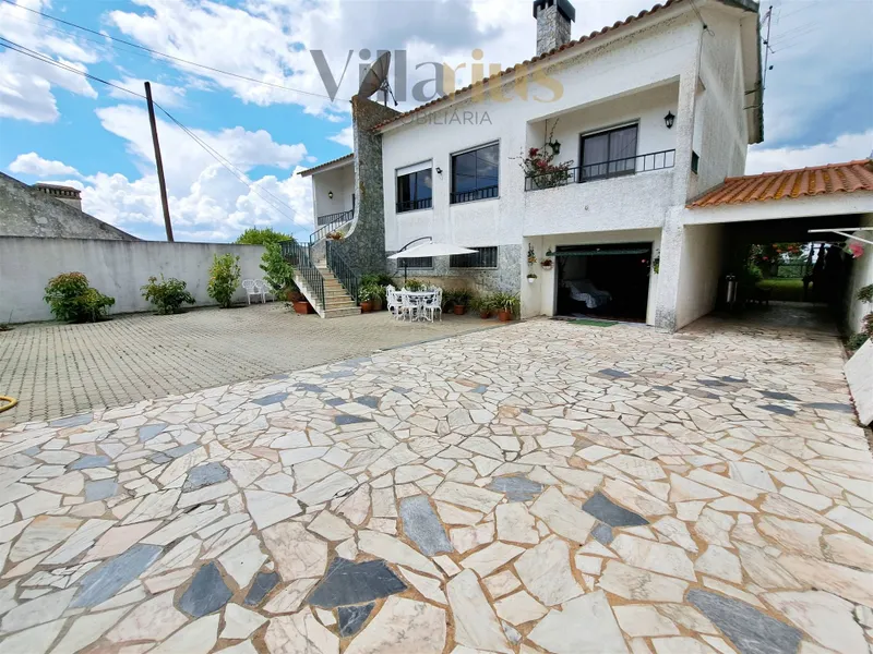 Moradia T4 com Terreno em São Pedro de Tomar | Villarius Imobiliária