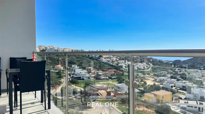 Moderno Apartamento de 1 Quarto com Vista Mar em Condomínio Exclusivo em Albufeira