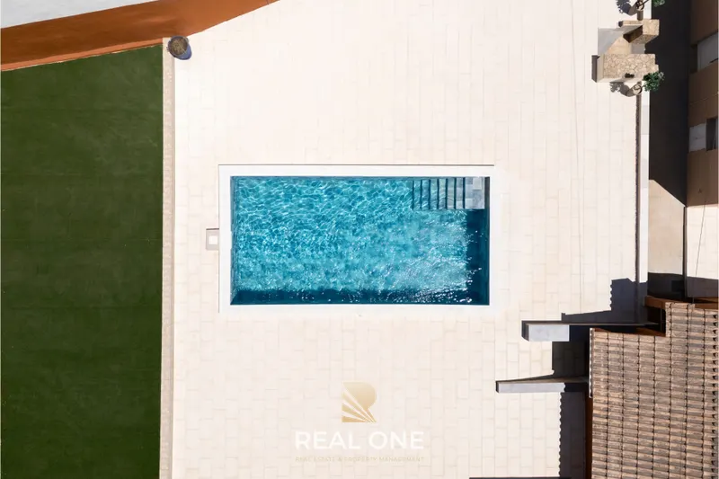 Entièrement rénovée – Villa de 3 chambres avec piscine, jardin et terrain de 1 015m2