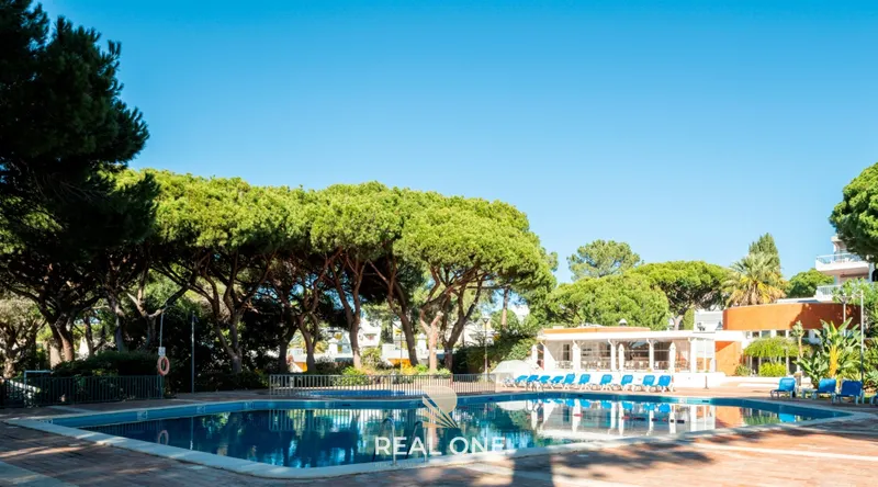 Exclusivo apartamento de 3 dormitorios en Pinhal da Marina, Vilamoura