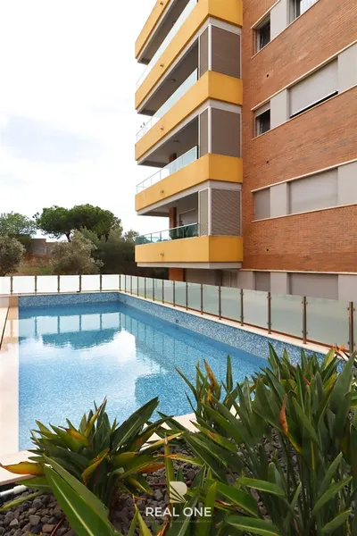 Apartamento T2 com Piscina a 500m da Praia do Forte Novo