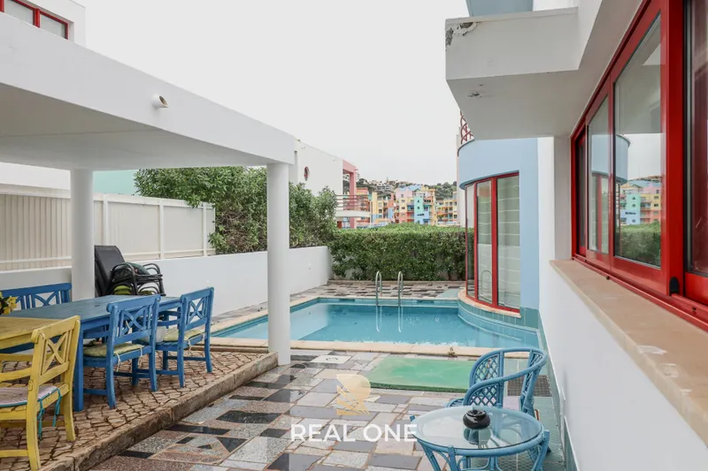 Villa T3 com piscina privada na Marina de Albufeira