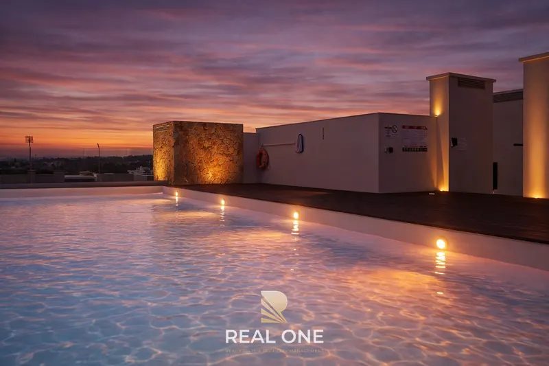 T2 em Vale Pedras com piscina e garagem dupla.