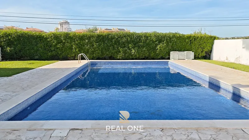 Apartamento T2 com varandas | Piscinas | Garagem