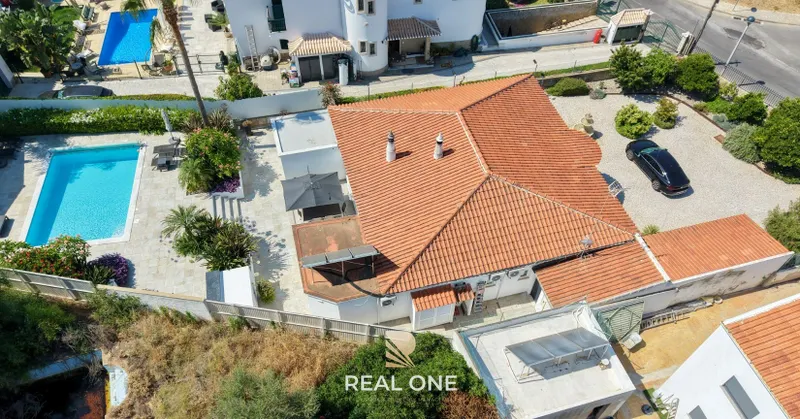 Villa privada com 900 m2 de lote perto da praia