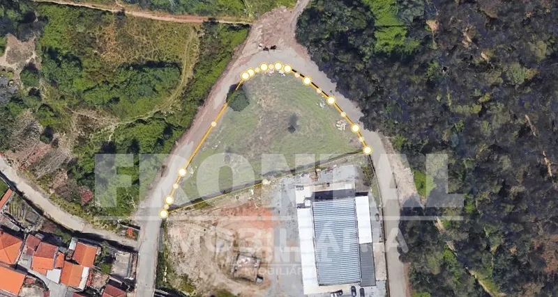 Terreno com Projeto Aprovado - 2.600 m² | São Pedro da Cova, Porto