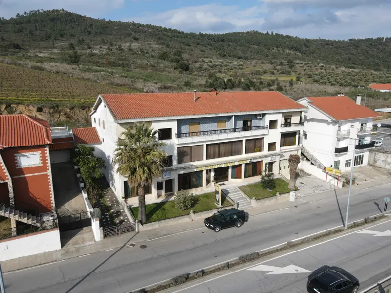 Loja comercial com 1200 m2 no centro de Vila Flor