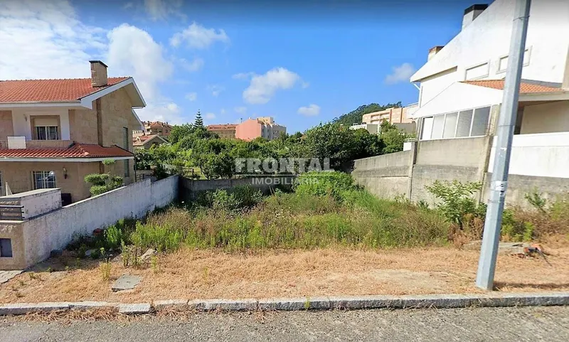 Terreno para Moradia em Canelas