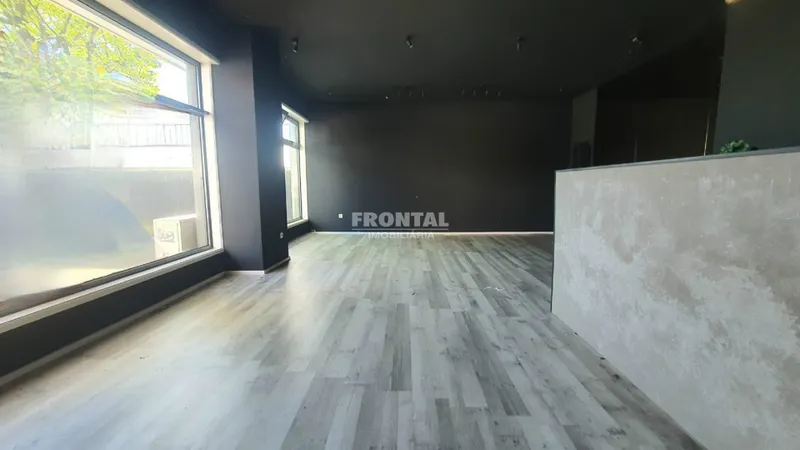 Loja com Montra e Dois Pisos à Venda &#124; Centro da Maia, Maia, Porto