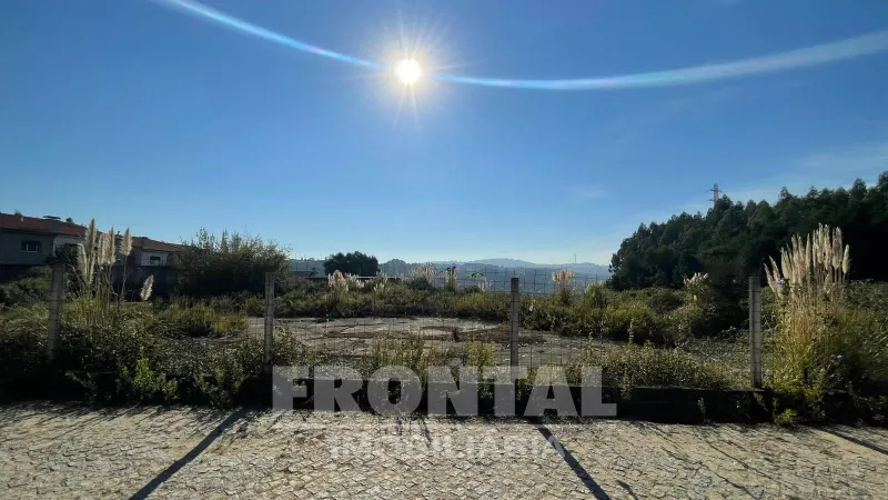 Terreno para 17 Moradias ao Rio Douro