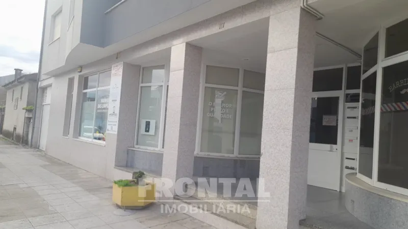 Loja no Rés-do-Chão &#124; Vila Praia De Âncora, Viana Do Castelo