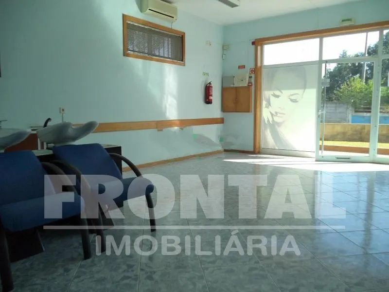 Loja com Garagem à Venda em São Romão do Coronado!