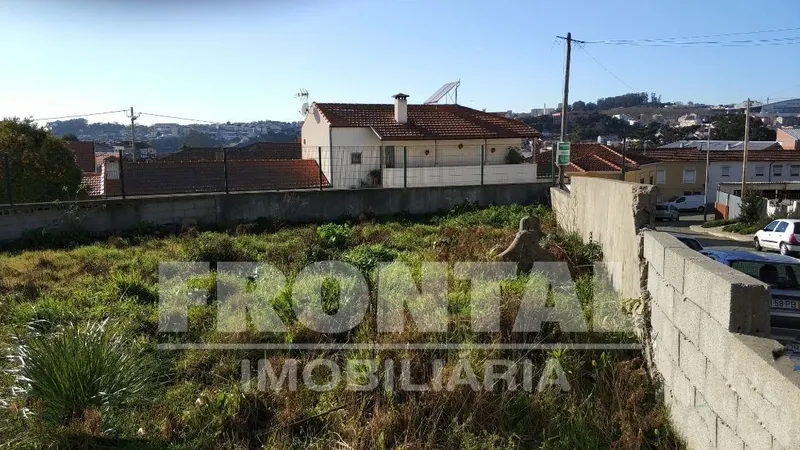 Terreno com Moradia em Ruína – Junto à Rotunda do Freixo &#124; Campanhã, Porto