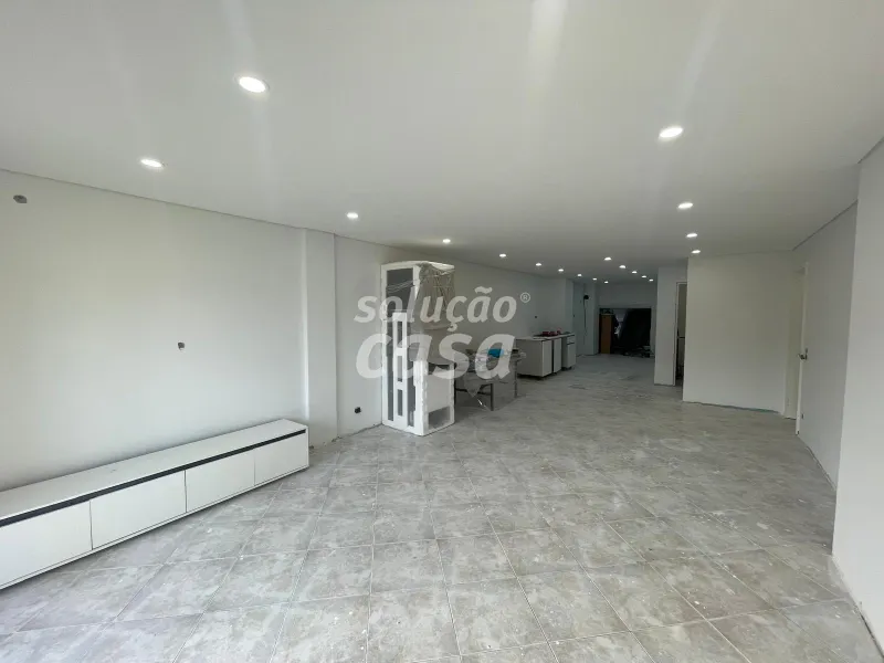 &#127969; T4 remodelado (parcialmente) no centro de Paredes – ao lado da estação!